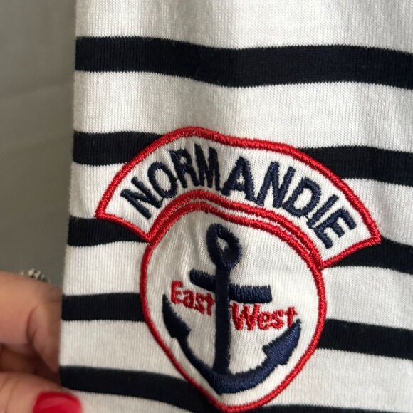 White with Navy Blue Horizontal Stripe, L/S, Tee, w/Utah Beach, Normandy Emblem - Picture 3 of 4